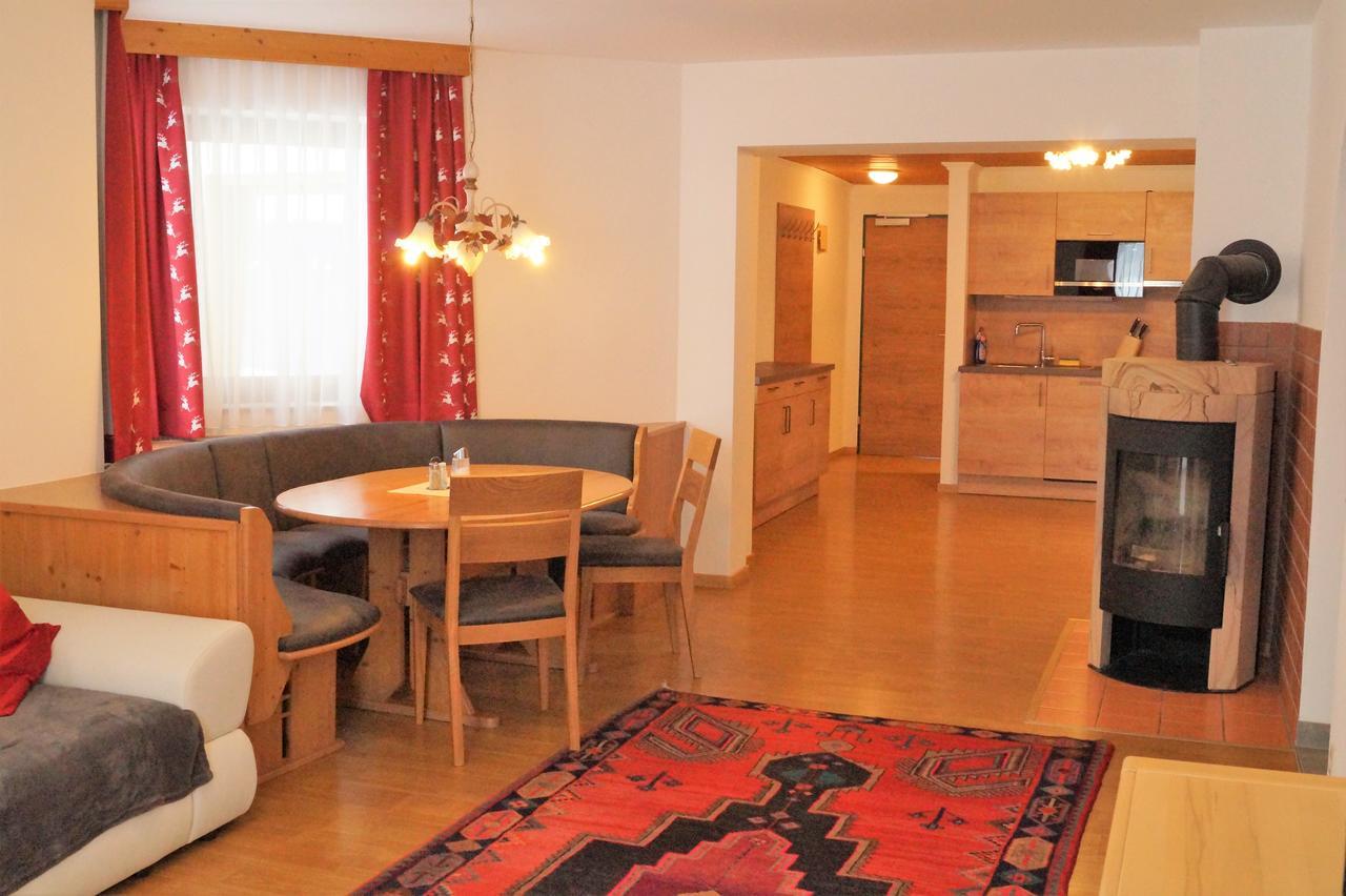 Sieglhub Chalets - Appartements - Hotel Flachau Bagian luar foto