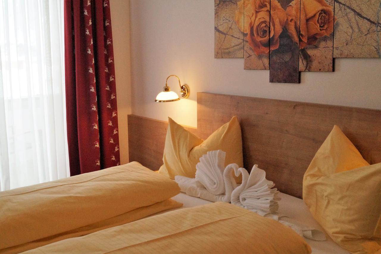 Sieglhub Chalets - Appartements - Hotel Flachau Bagian luar foto