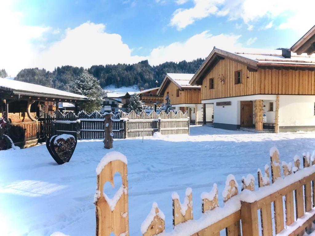 Sieglhub Chalets - Appartements - Hotel Flachau Bagian luar foto