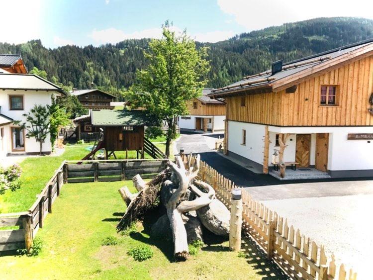 Sieglhub Chalets - Appartements - Hotel Flachau Bagian luar foto