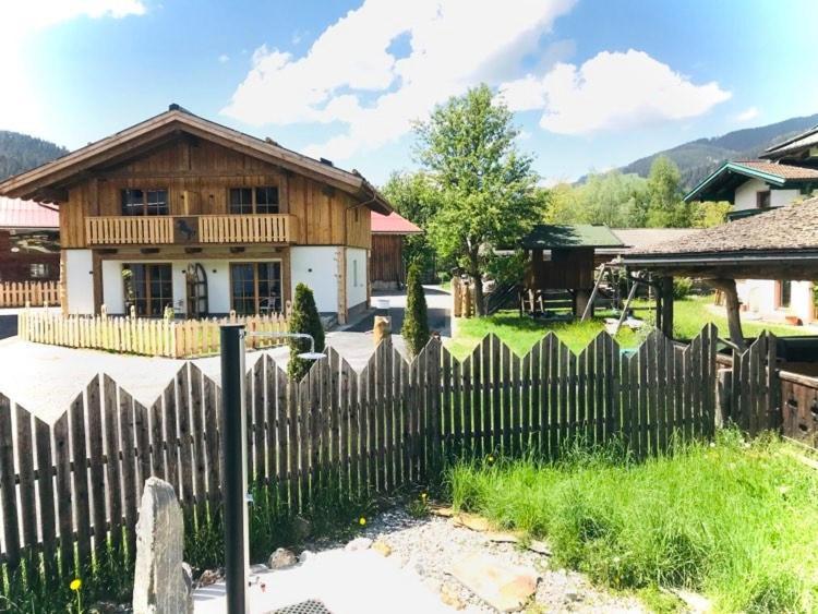 Sieglhub Chalets - Appartements - Hotel Flachau Bagian luar foto